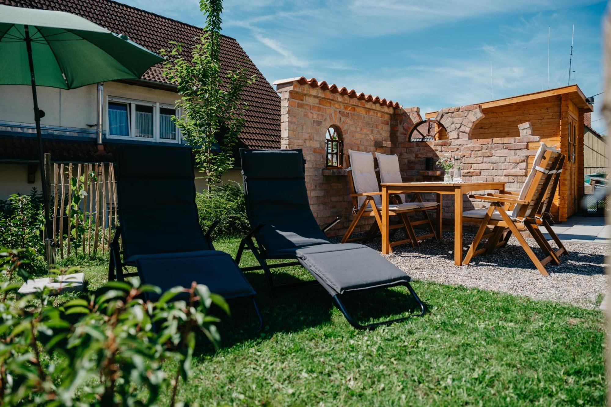 Ferienwohnung Am Weinberg Boetzingen Exterior foto